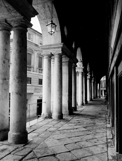 Villa Cornaro looking down columnade. 